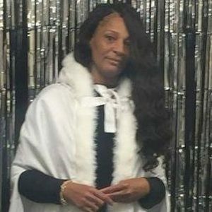 Meet your Posher, Monet